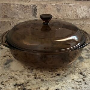 Vintage Pyrex 024 Round with Lid